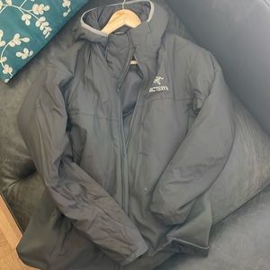 Arc’teryx grey Atom Insulated Hoodie Men’s medium